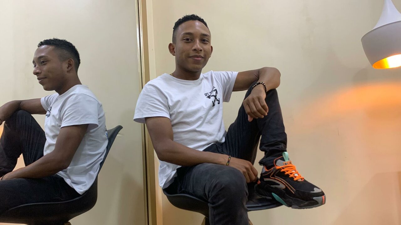 IlanArcher's Sex ChatRoom