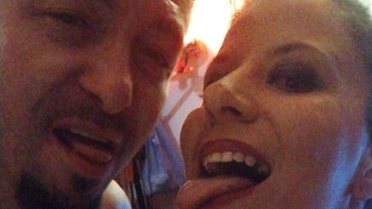 MikaAndJohnny's Sex ChatRoom