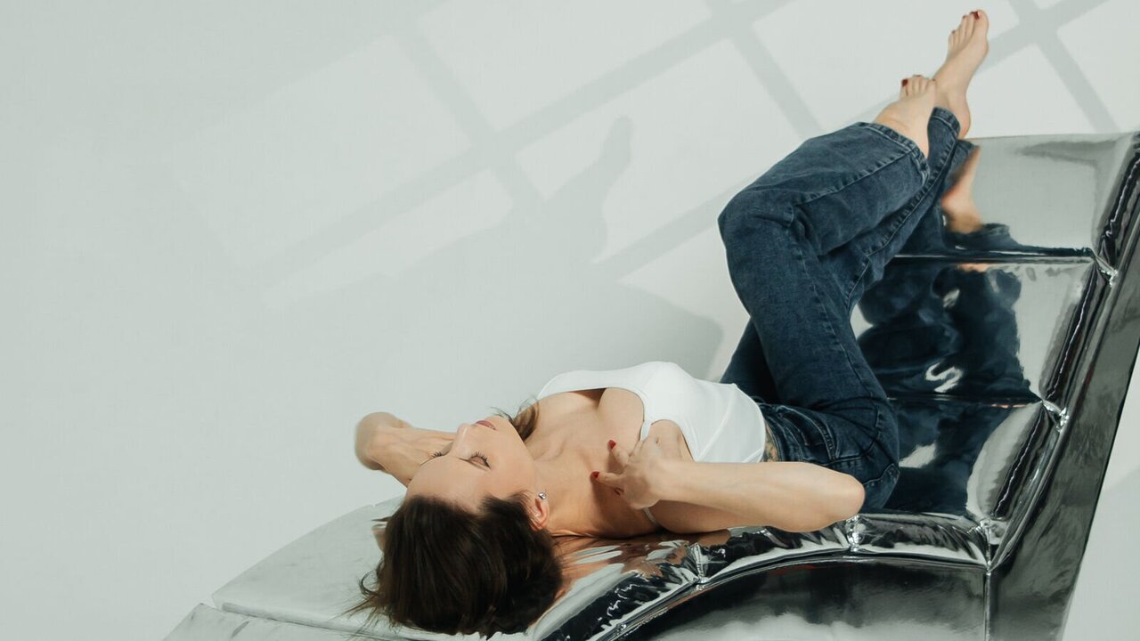 AriadnaGolden's Sex ChatRoom