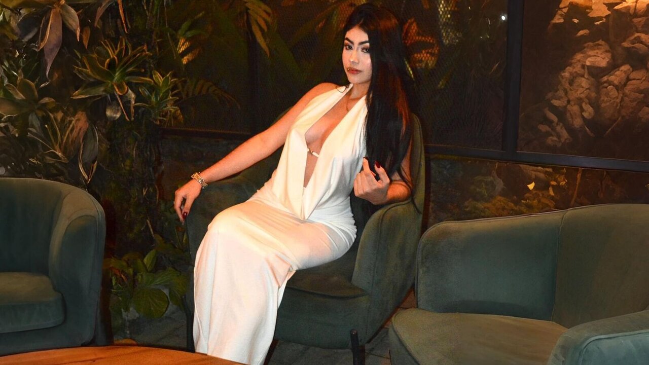 NicoleeFerrer's Sex ChatRoom